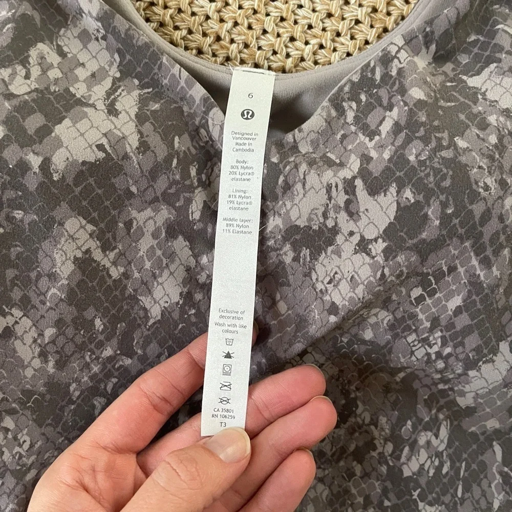LULULEMON align tank top snack Patterned Sports Bra purple grey size 6